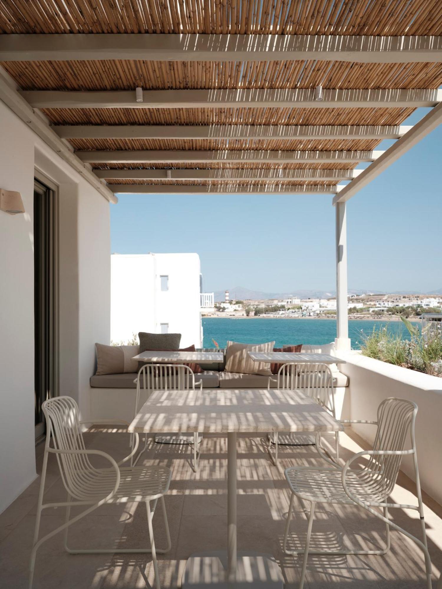 Akria Seaside Suites Náusza Kültér fotó