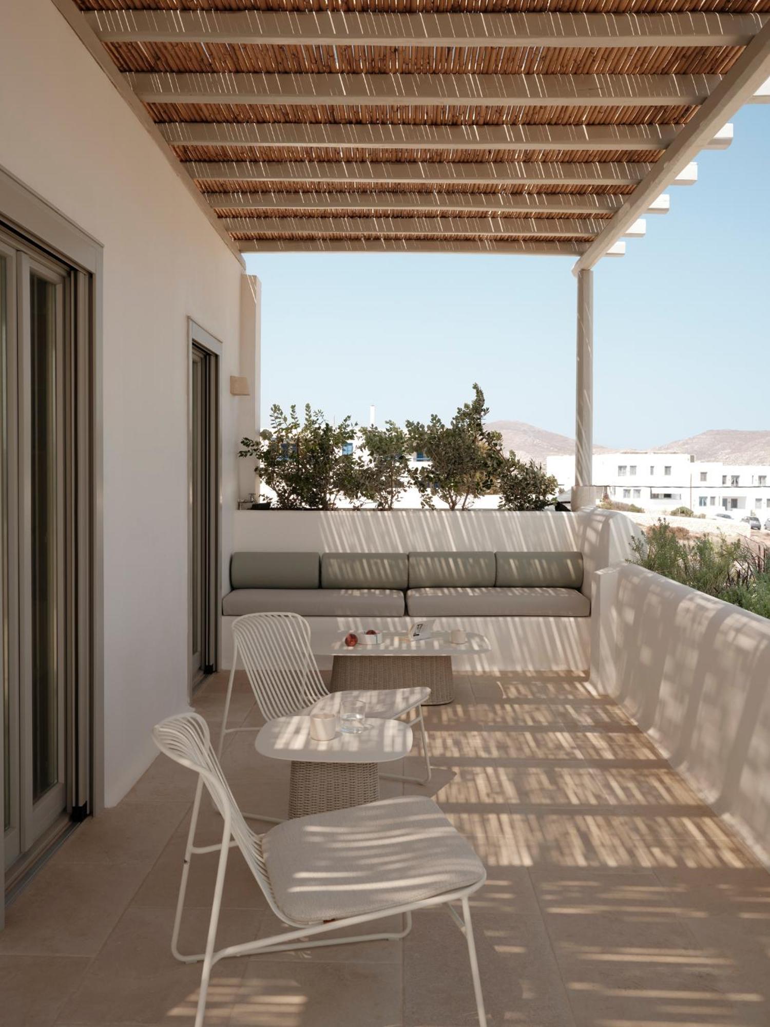 Akria Seaside Suites Náusza Kültér fotó