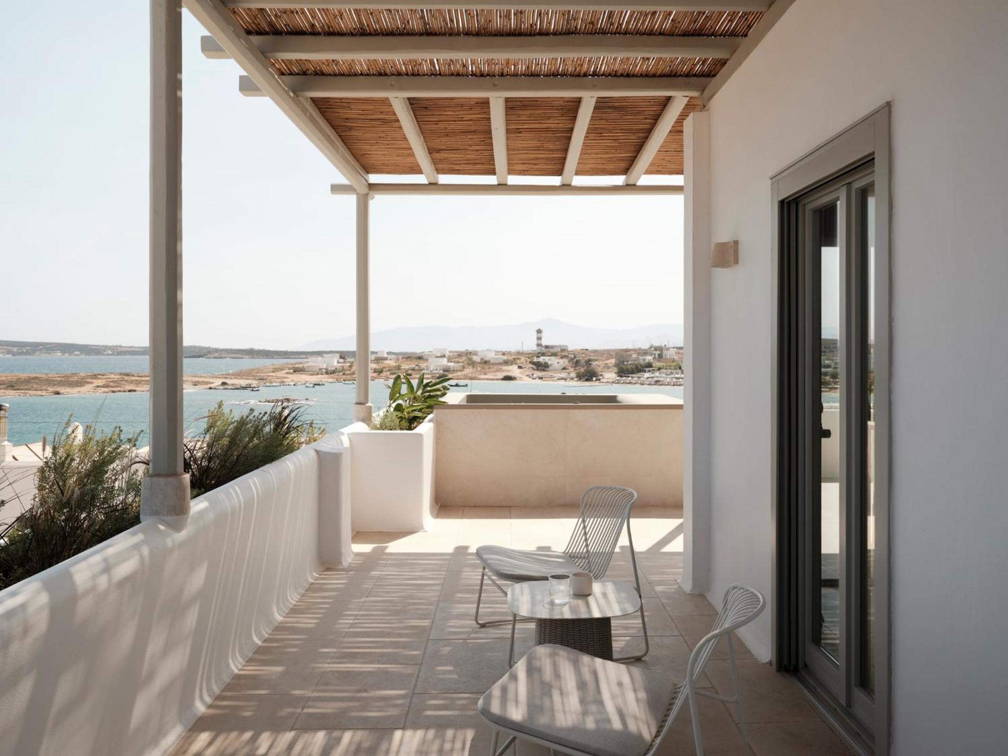 Akria Seaside Suites Náusza Kültér fotó