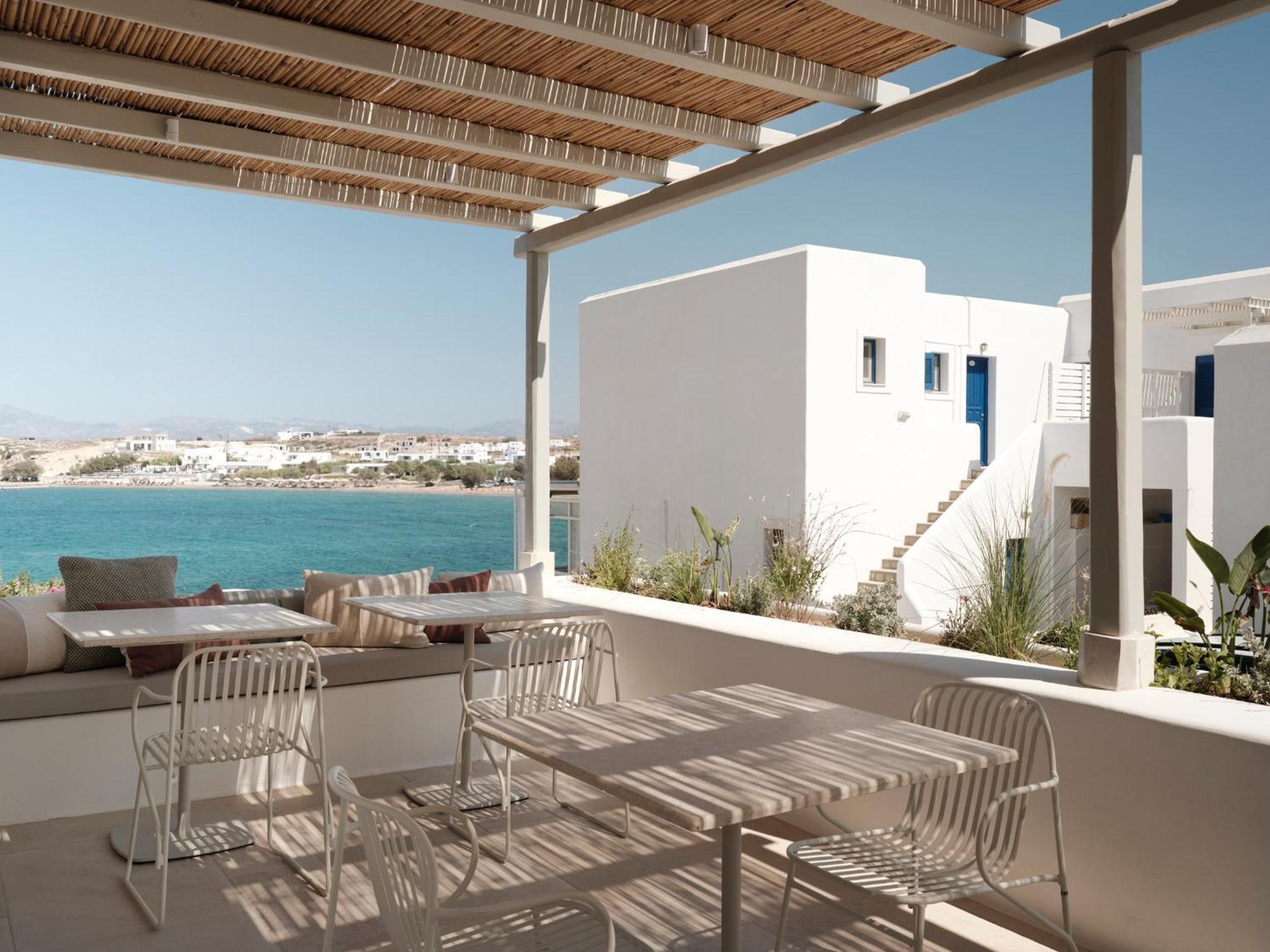 Akria Seaside Suites Náusza Kültér fotó