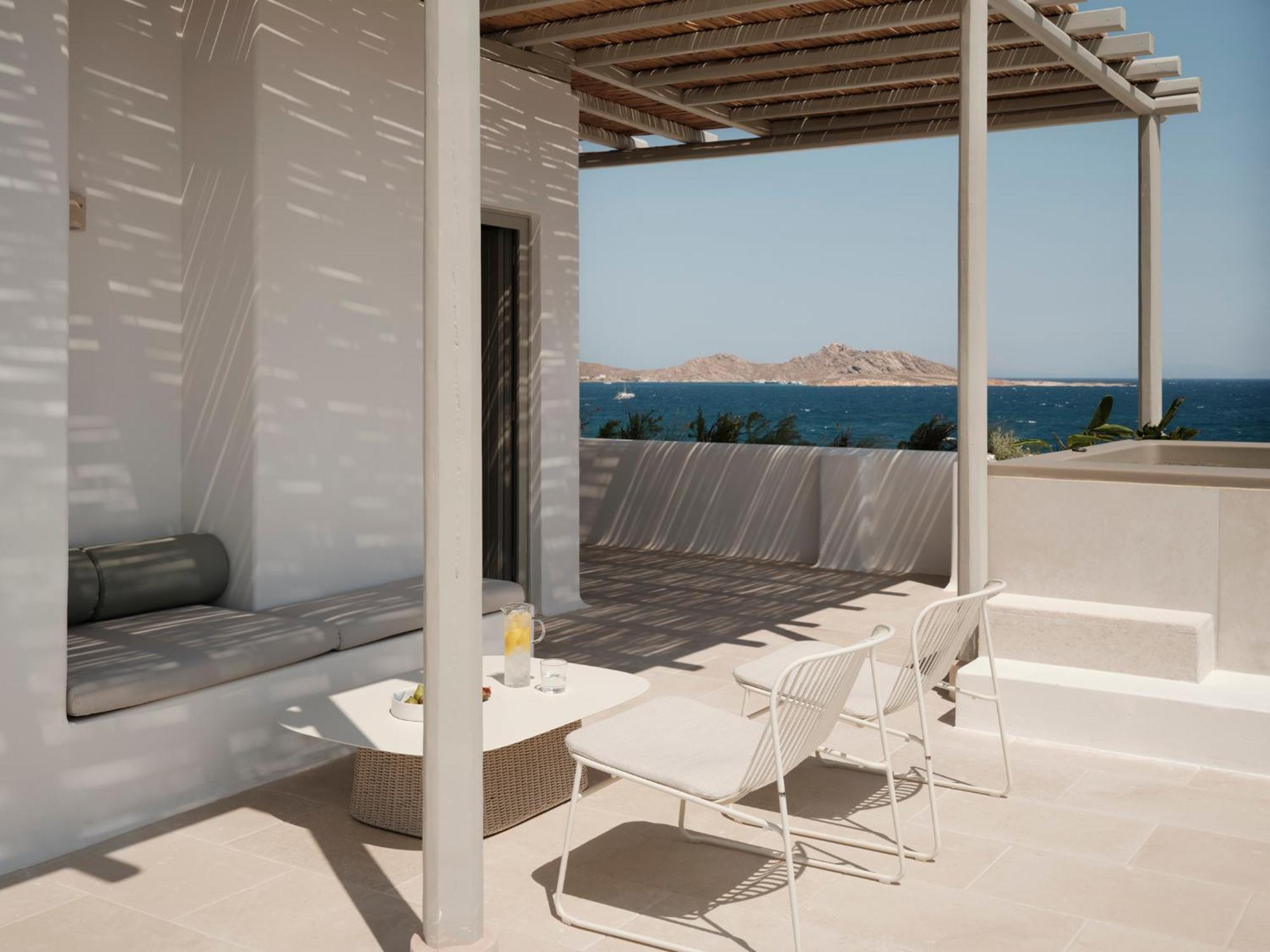 Akria Seaside Suites Náusza Kültér fotó