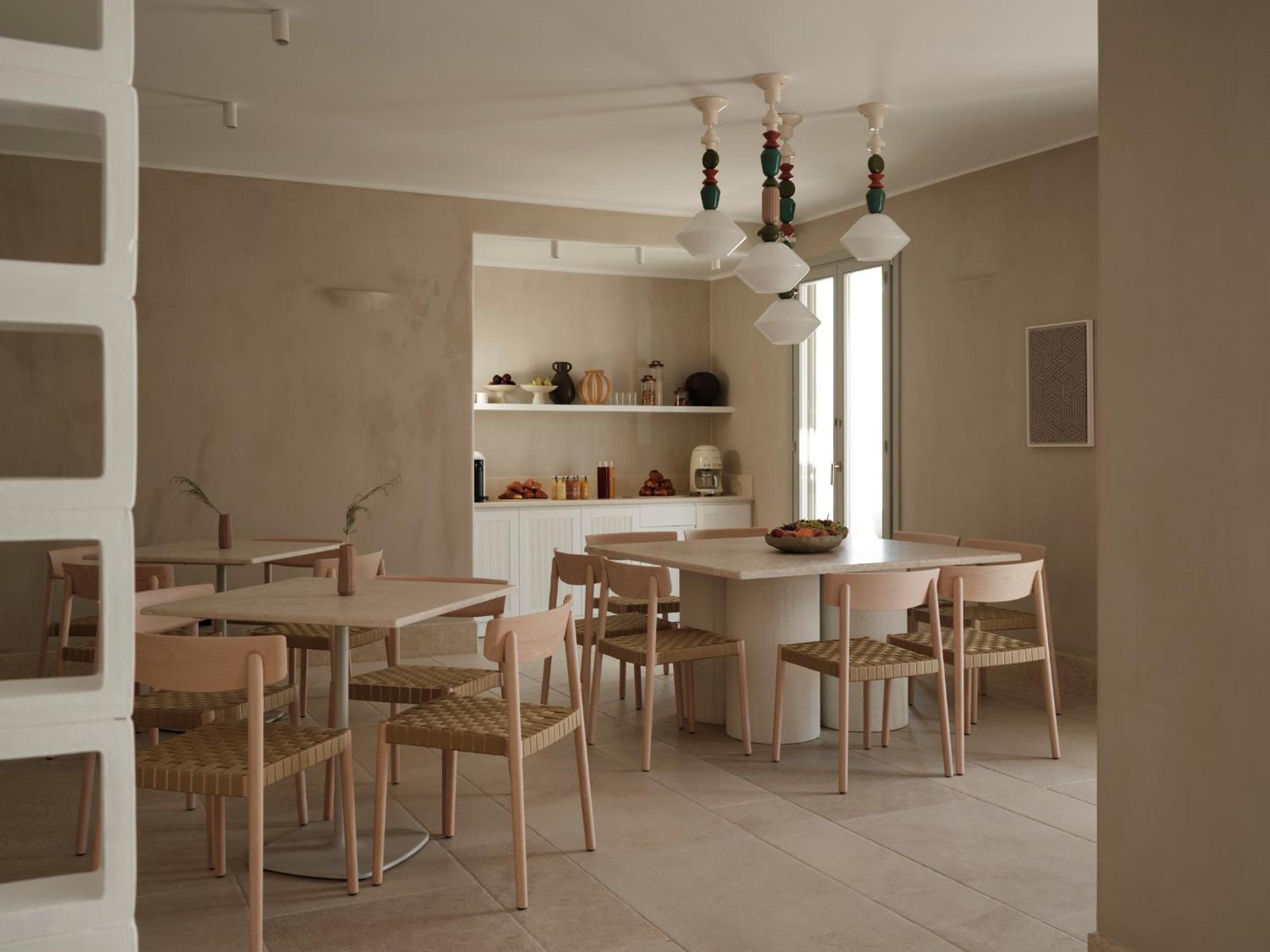 Akria Seaside Suites Náusza Kültér fotó