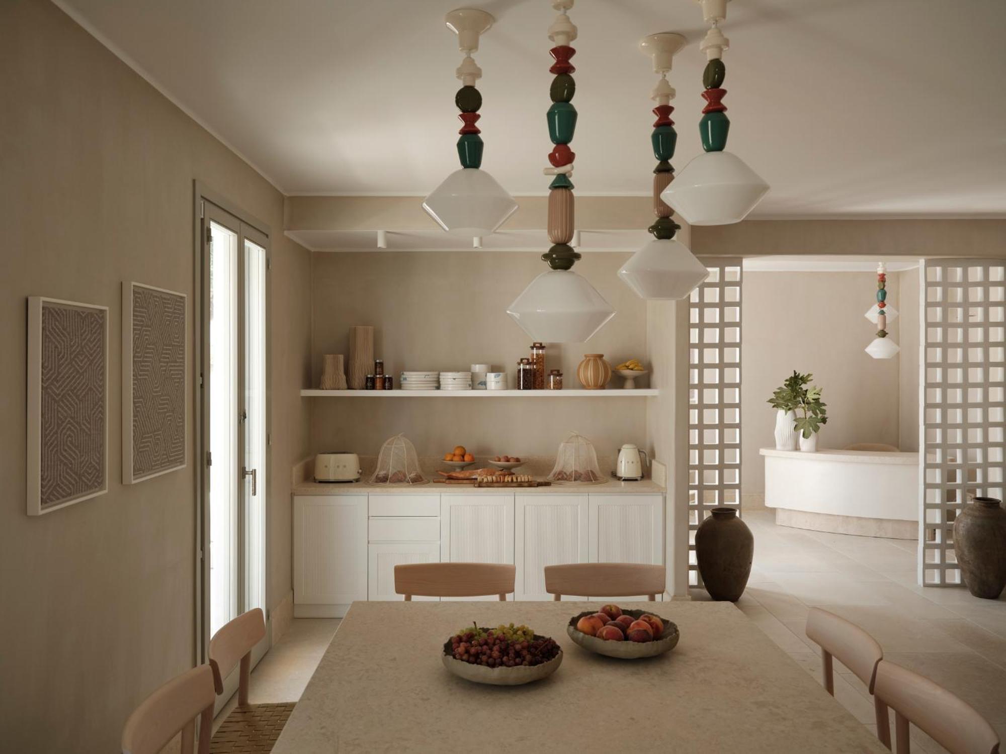 Akria Seaside Suites Náusza Kültér fotó