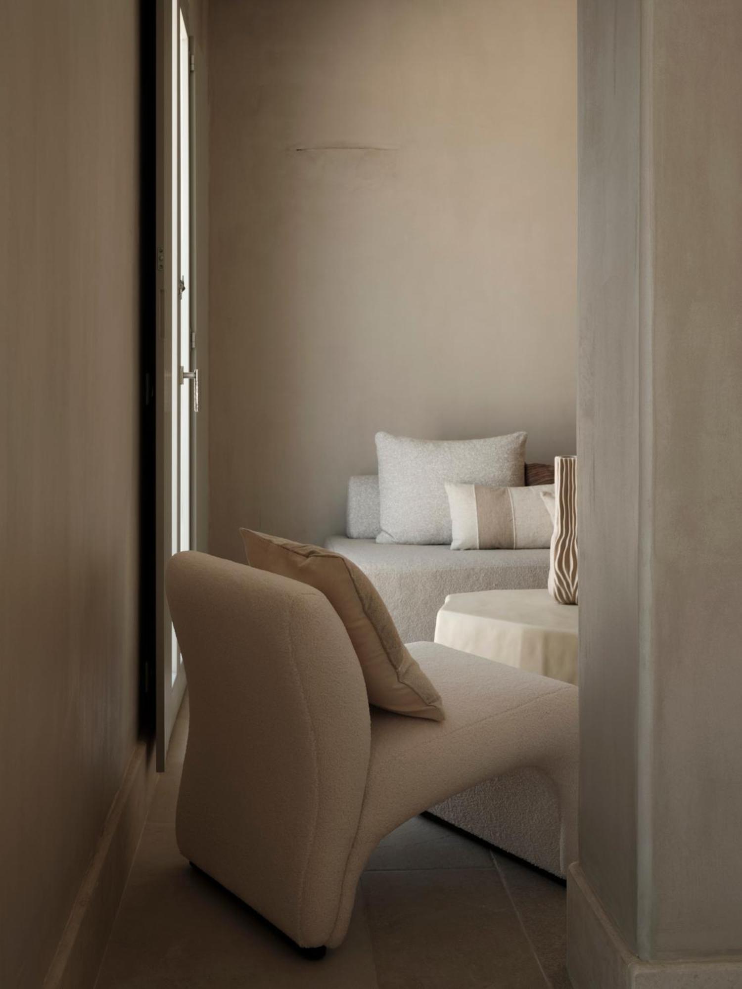 Akria Seaside Suites Náusza Kültér fotó