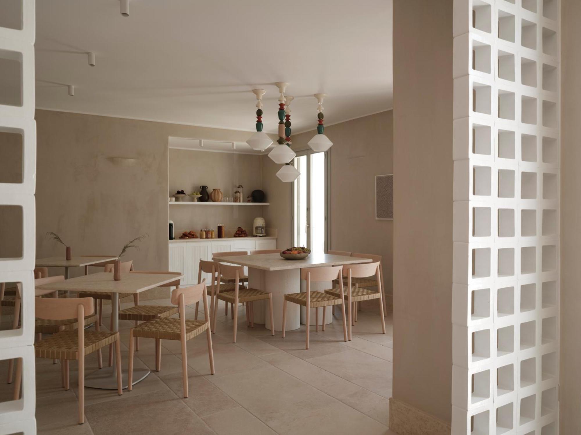 Akria Seaside Suites Náusza Kültér fotó